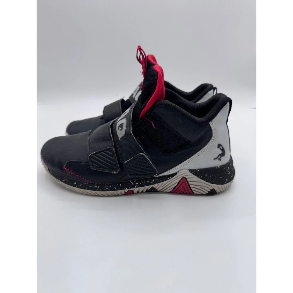 Shaq 2.5M Black Basketball Shoes Kids Mid Top Hook and‎ Loop Straps